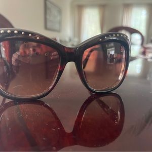 Oscar de la renta sunglasses